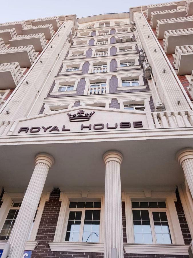 Royal House Apartment Kyiv Exterior photo
